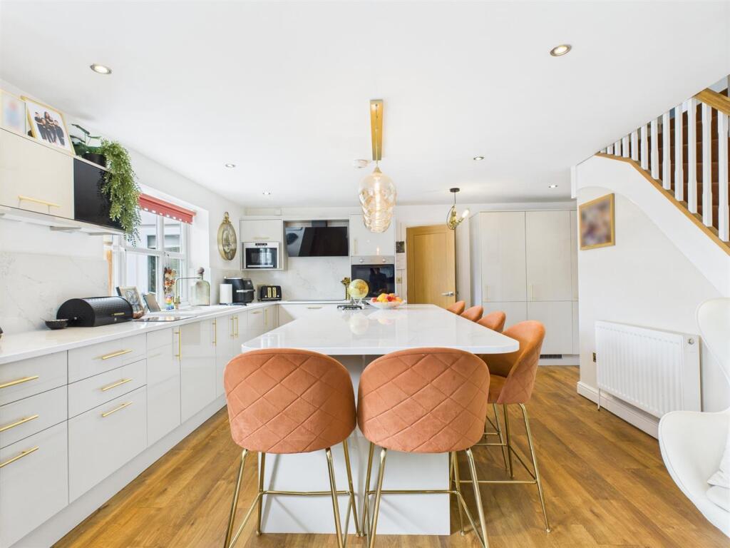 Kitchen/Diner/Family