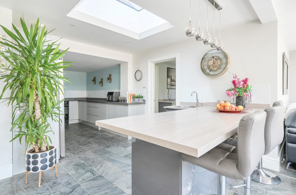 1339637-20-6899d3...