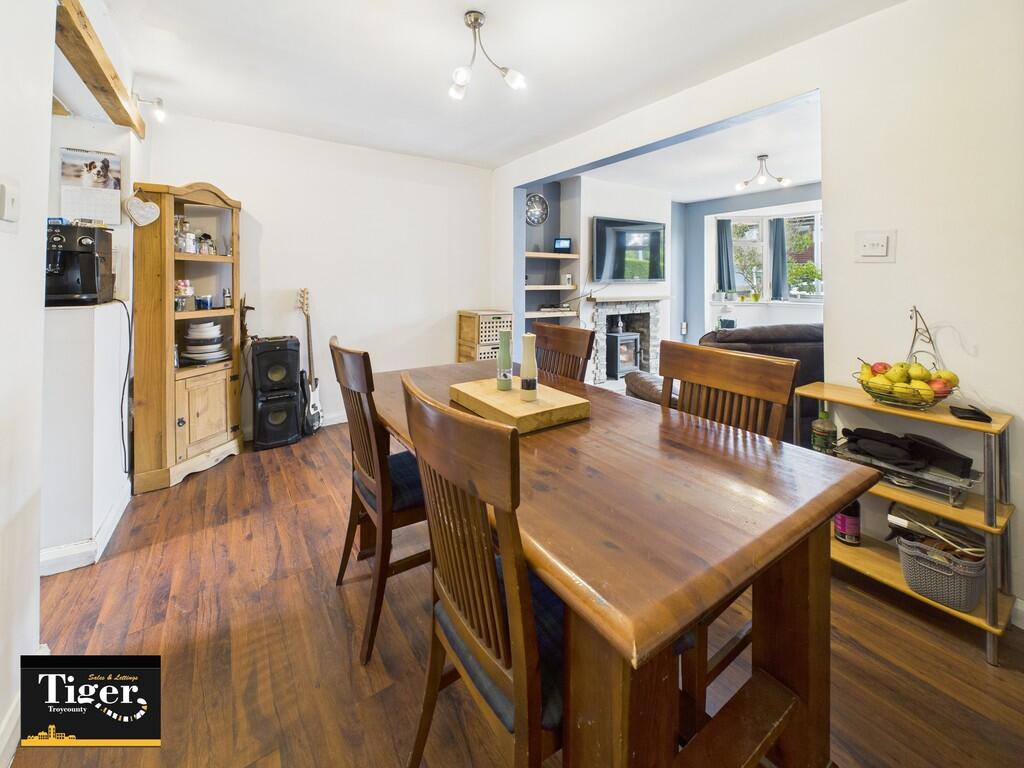 CAM02176G0-PR0664...