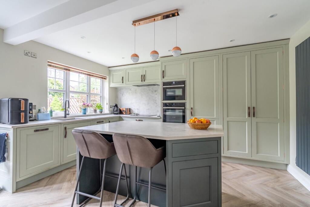 manor farm close-10.jpg