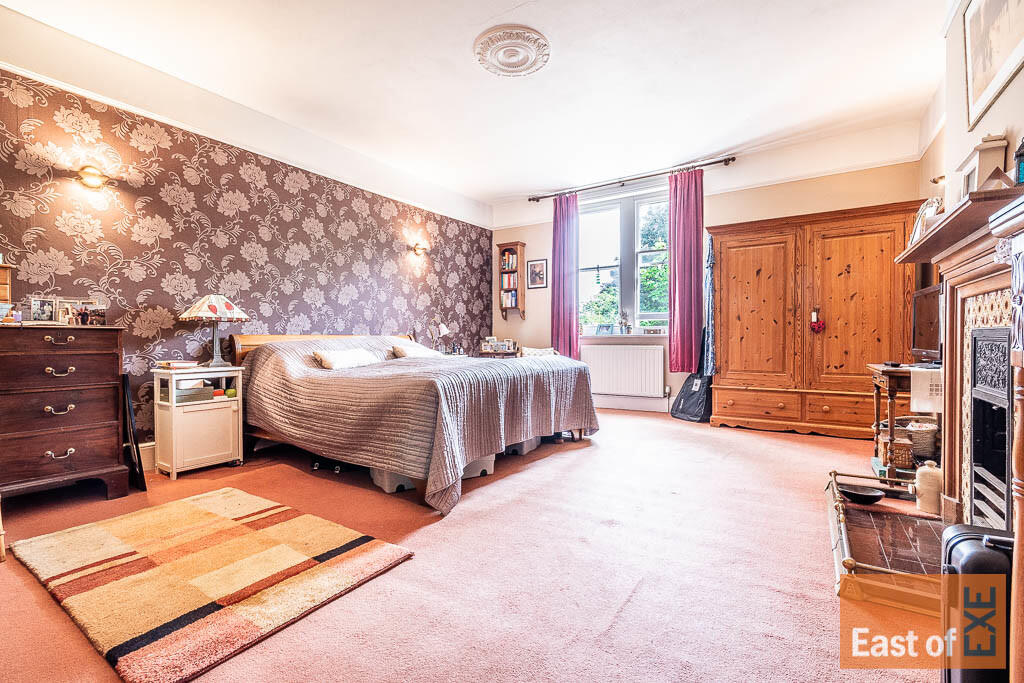 Victoria House - ...