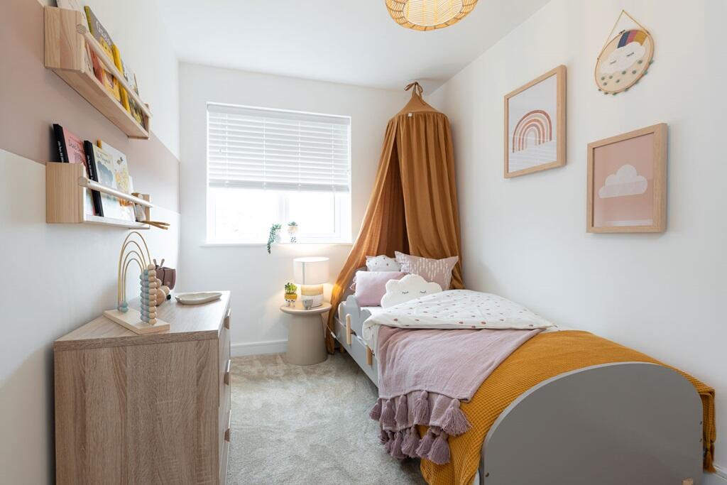 Ideal bedroom for young children or as a home office