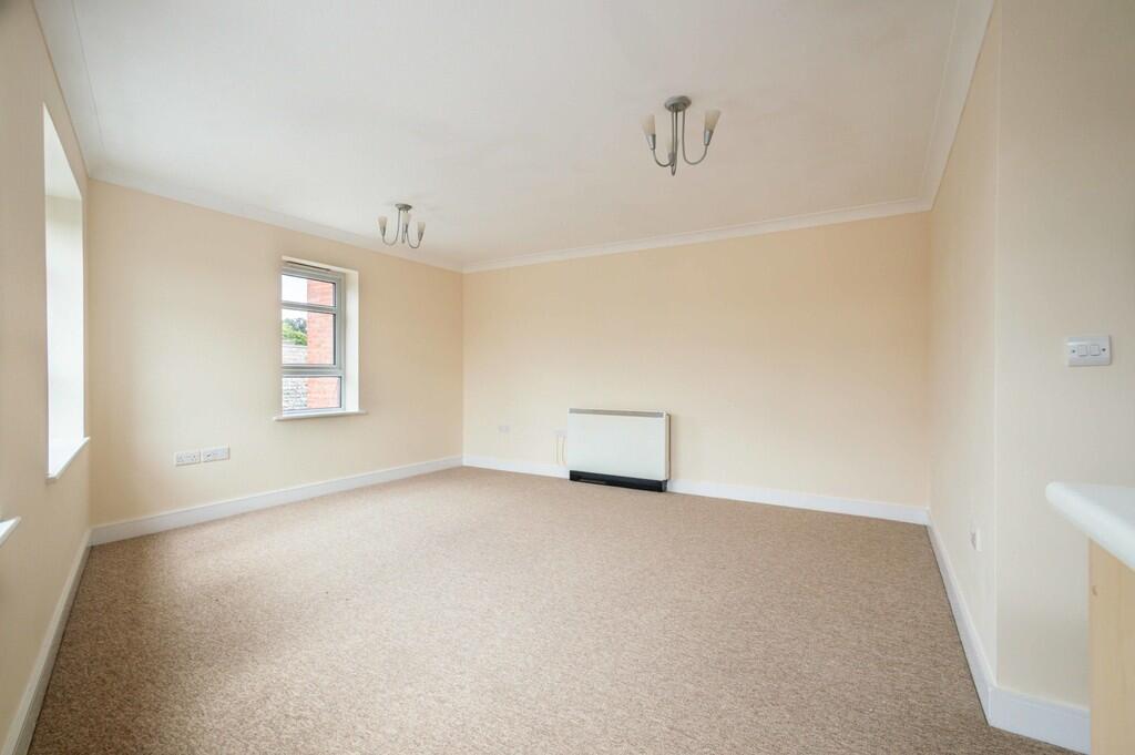 11 Ashbourne Cour...