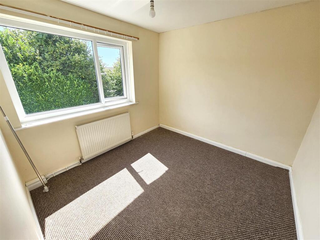 Bedroom 4.jpg