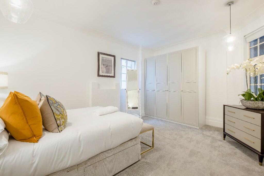 Master bedroom v 2