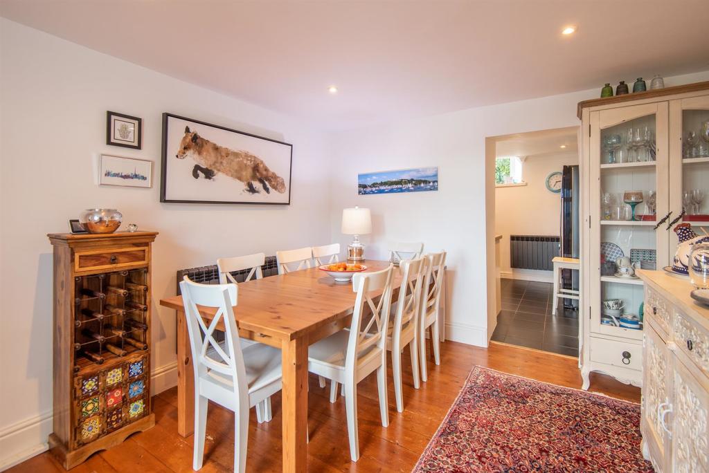 Dining Room.jpg