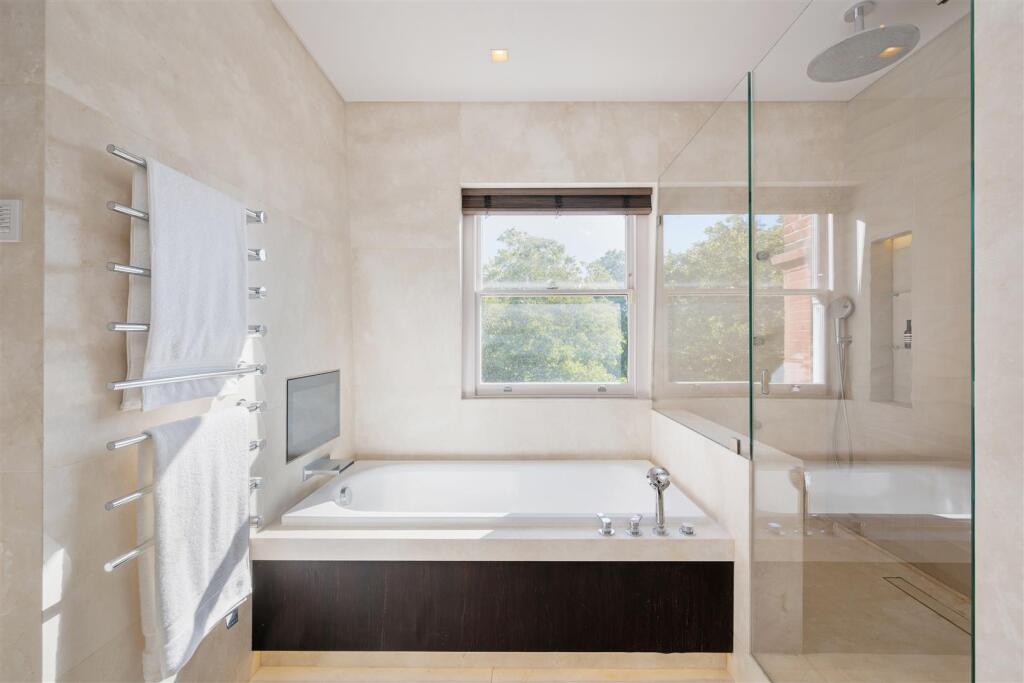 Flat A, 54 Cadogan Square Hi-35.jpg