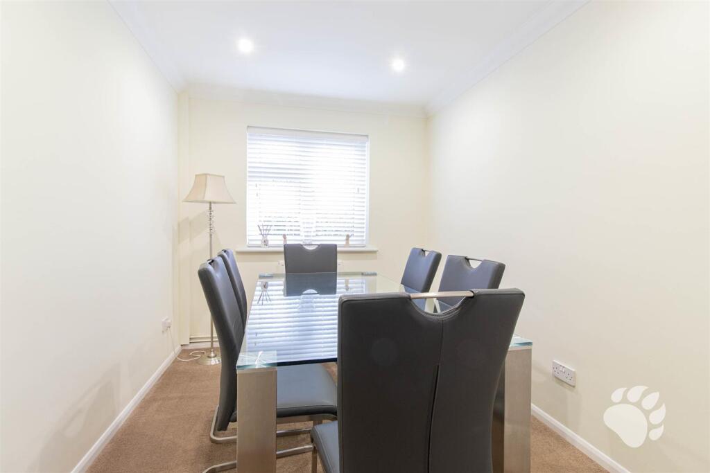 Dining Room/Bedroom 4