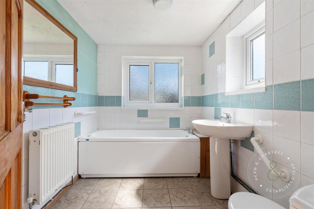 Gelligaer Gardens, Hern Crabtree (10).jpg