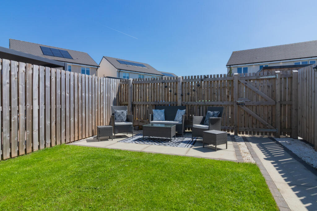 21 Eadie Drive, Paisley, PA2 7GD-32