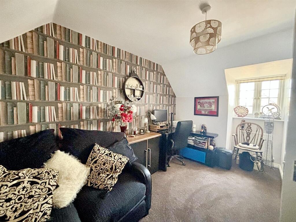 Bedroom 4.jpg
