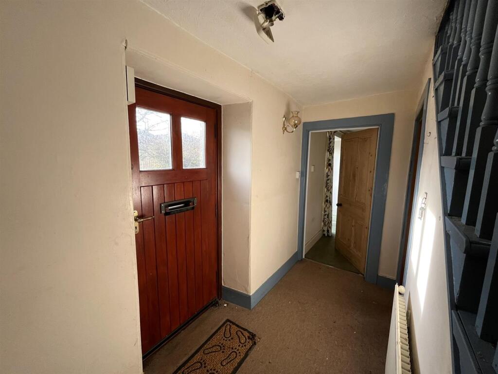ENTRANCE HALLWAY