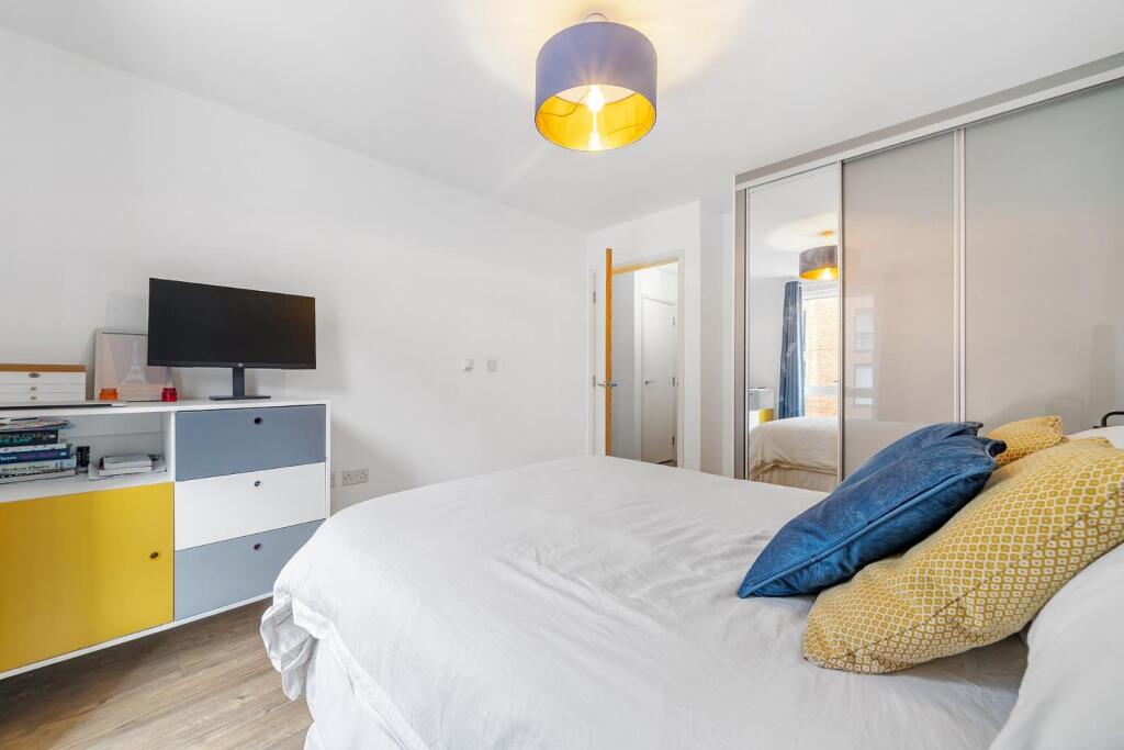 Bedroom 1 (2).jpg