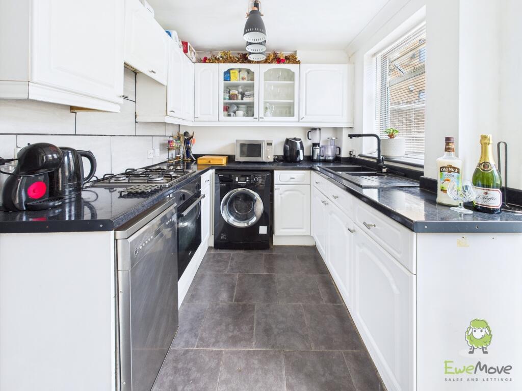 CAM01543G0-PR0137-STILL023