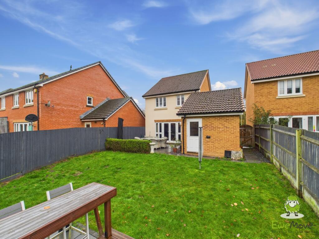 EweMove Estate Agents Basingstoke - Longwood Copse