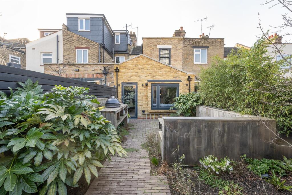 Kingsley Road, E17