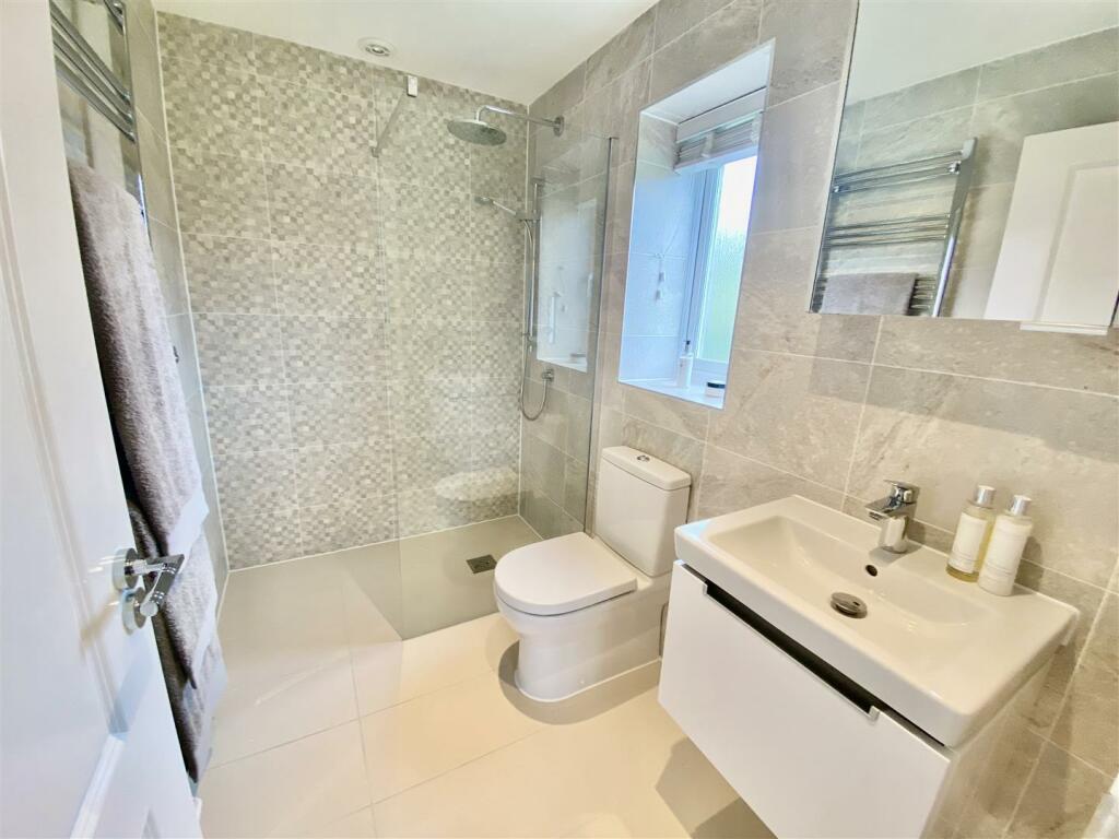 ENSUITE WET ROOM