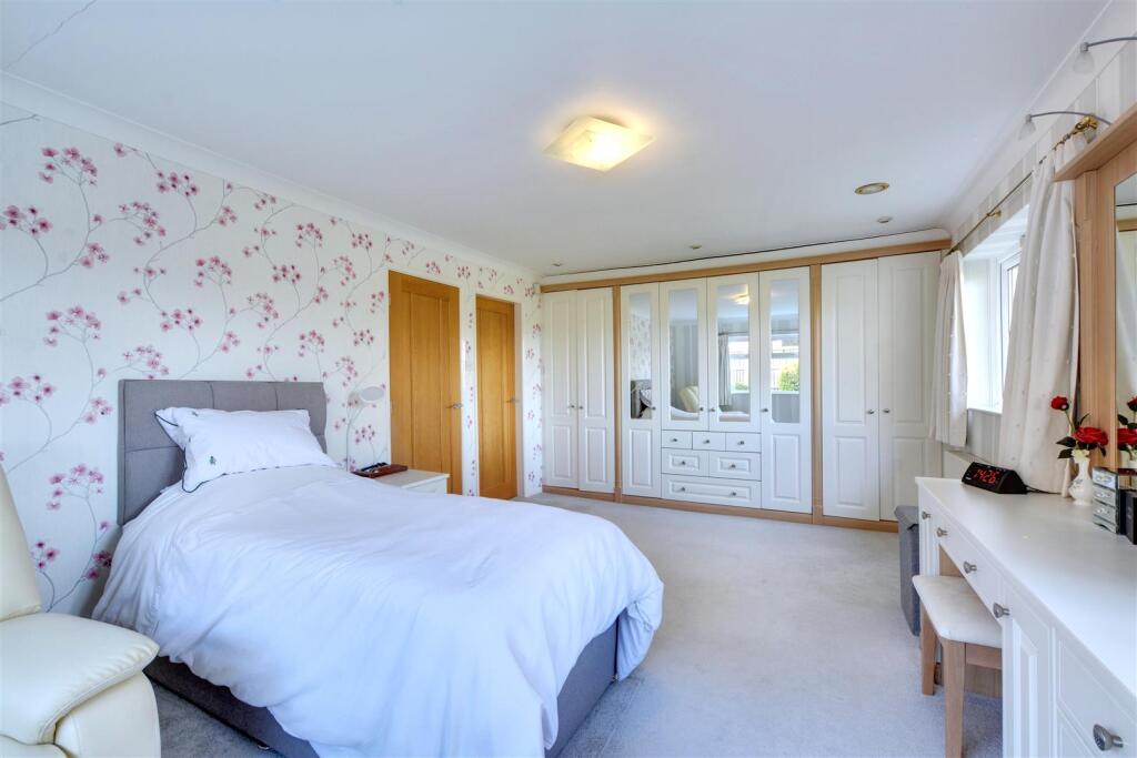 Bedroom One_4.jpeg