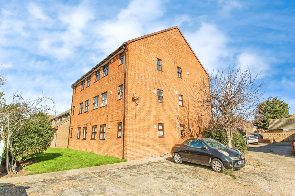 Parking &amp; Garden