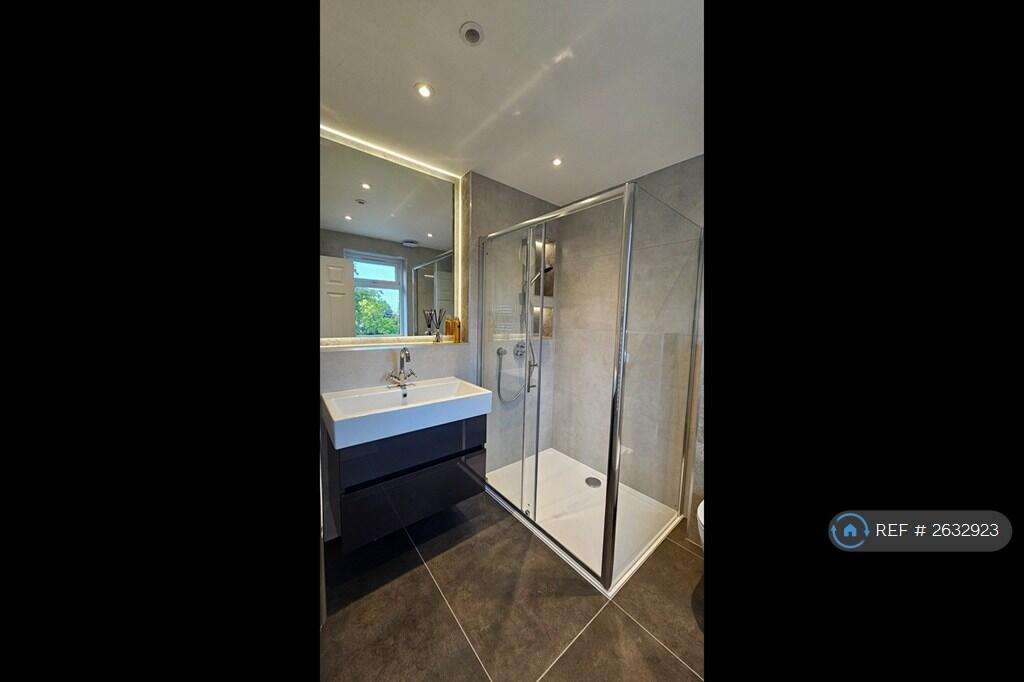 Master Suite Bathroom