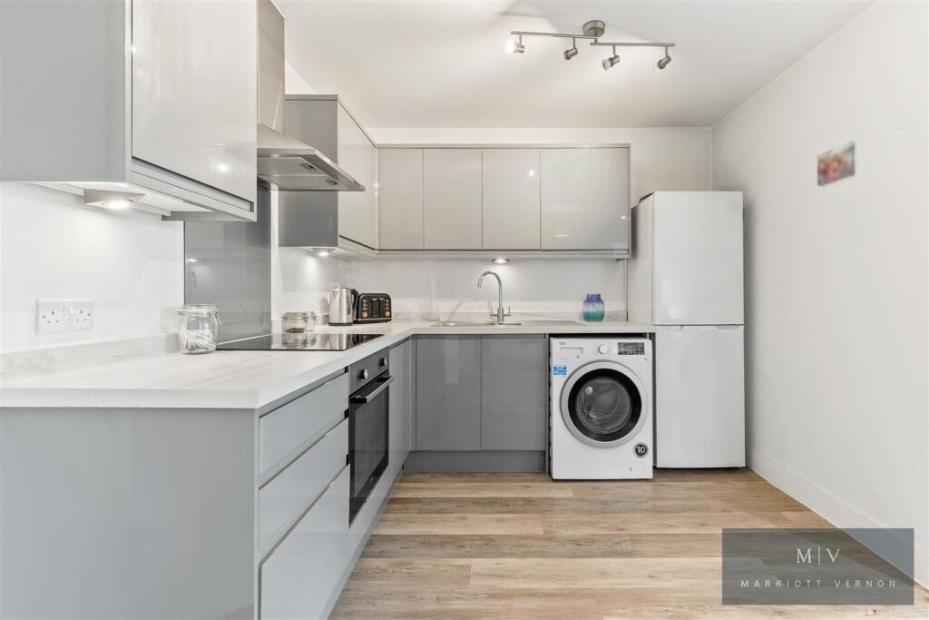 Flat 5, 69, Porchester House MV-7.jpg