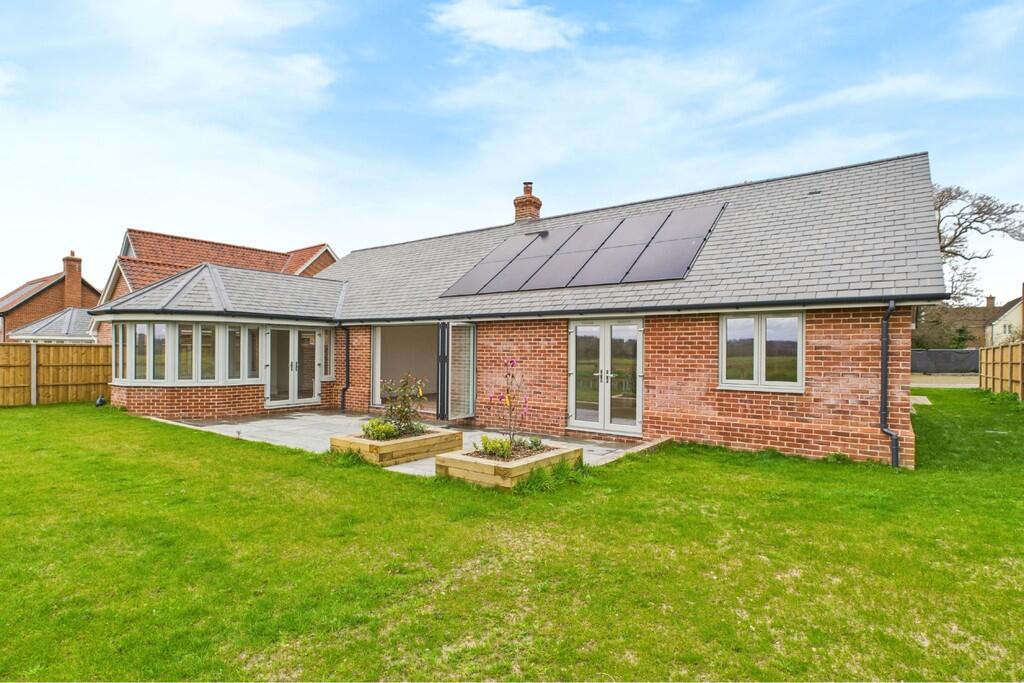 Paddock Lodge Gar...