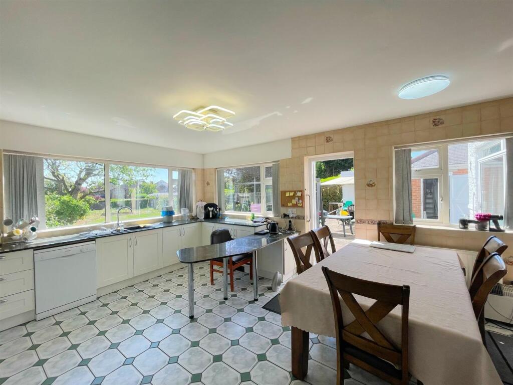 Kitchen / Diner