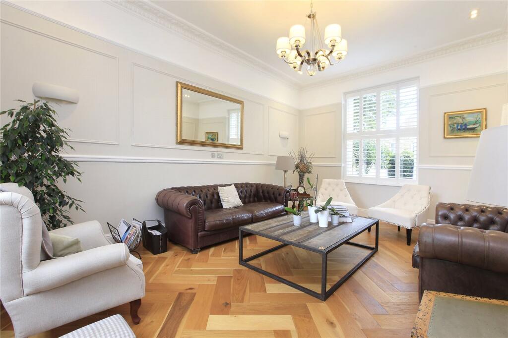 property in Crescent Grove, 
Clapham, SW4