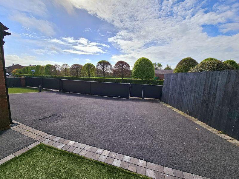 Driveway &amp; Front Outlook