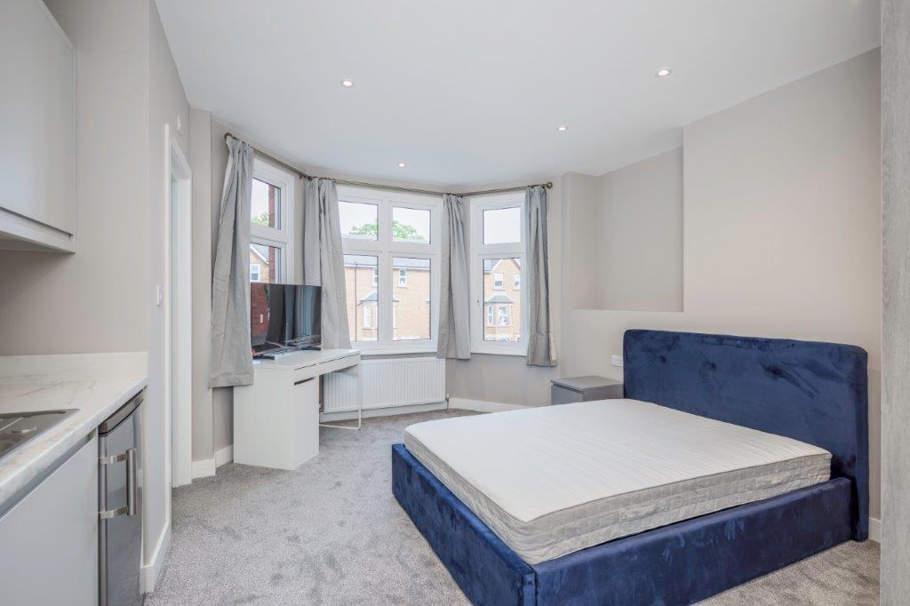378GOLDHAWKROAD-WHIT