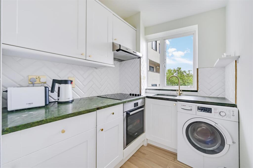 PALACE GATE, 10, 23-1_.jpg