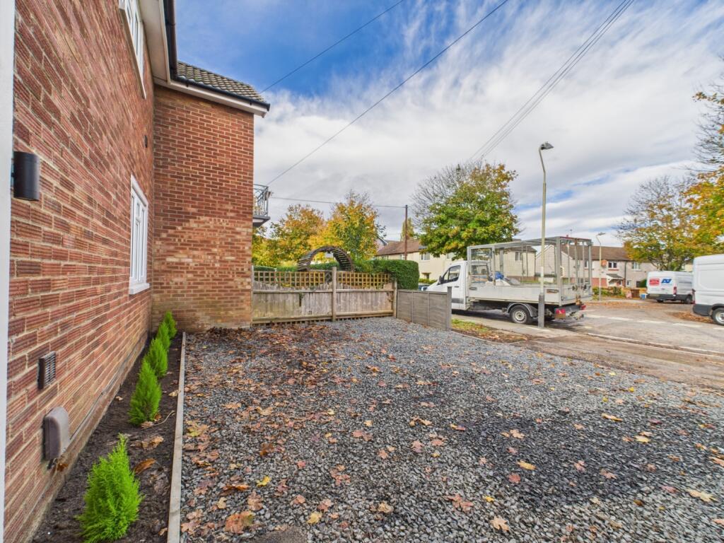 CAM01740G0-PR0458-STILL024