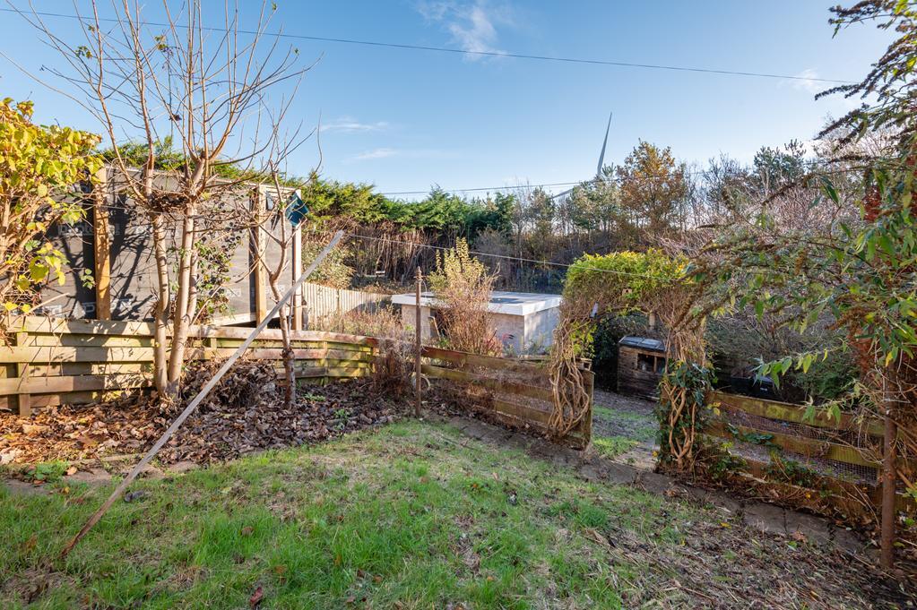 MIDDLE GARDEN