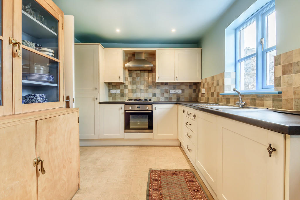 Fitted kitchen