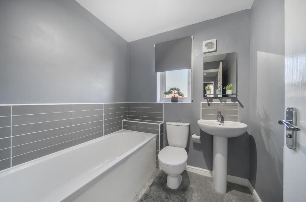 1387089-8-693955b...