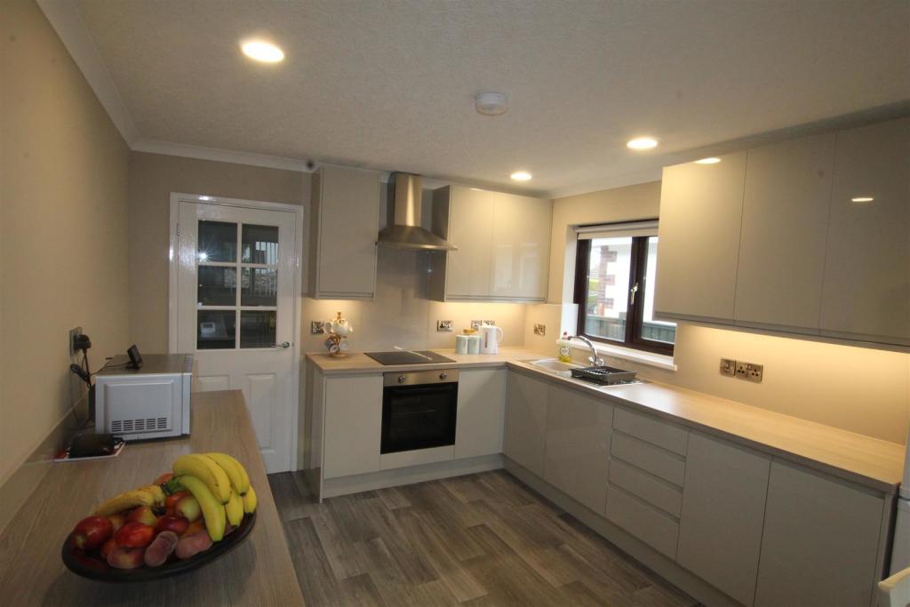 Spacious Kitchen/Dining Room