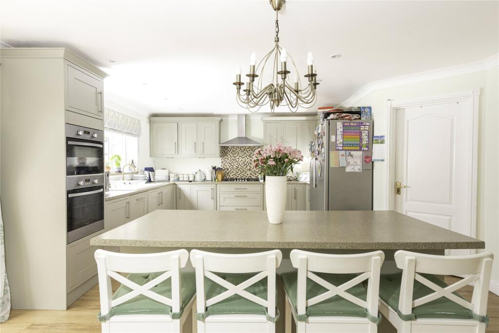 Kitchen/Breakfast Rm
