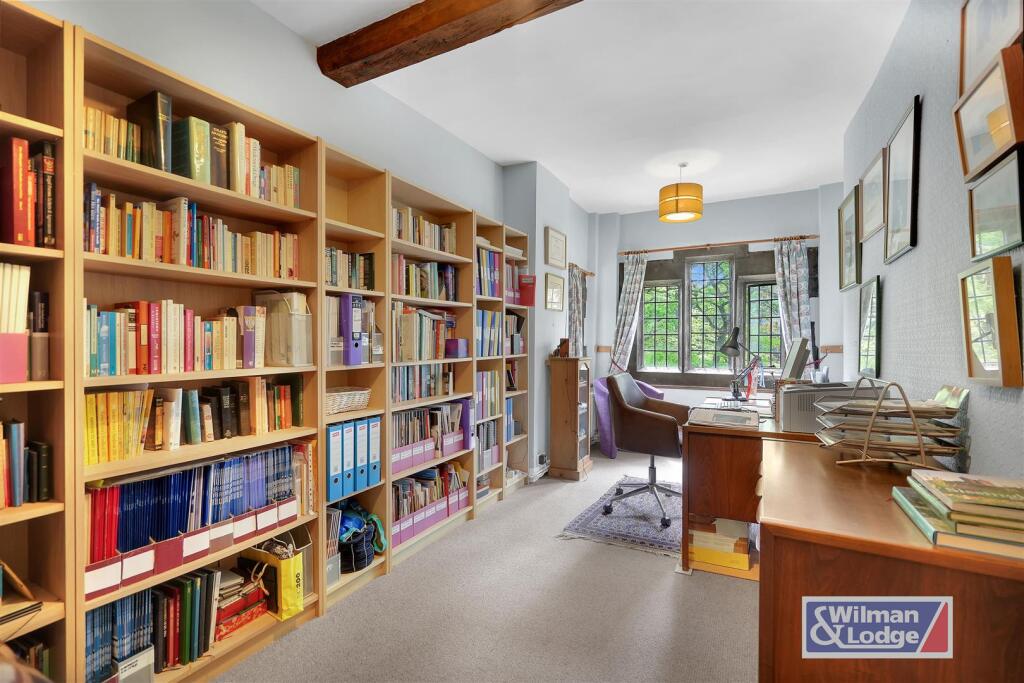 Four Double Bed Character Property in Steeton (34)