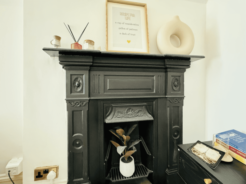 LIVINGROOM ONE