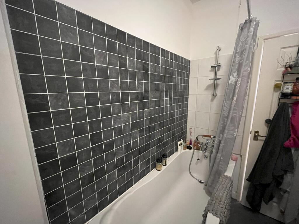 Bathroom photo 2 