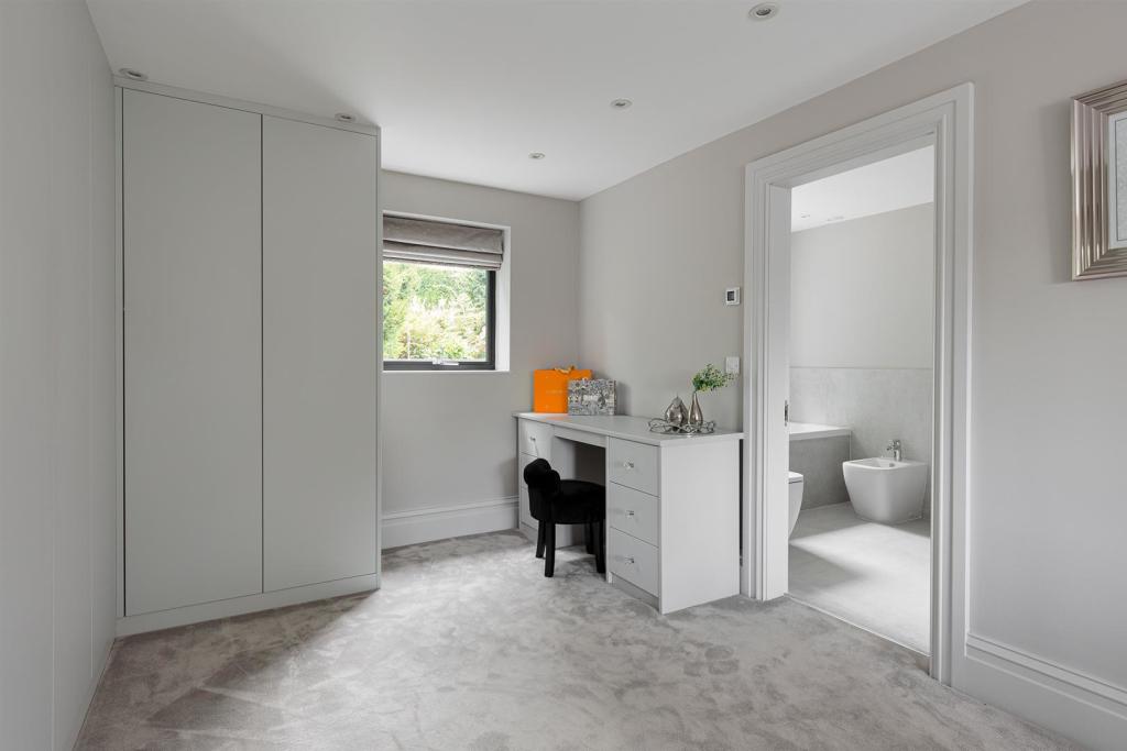 Master Bedroom Dressing Area