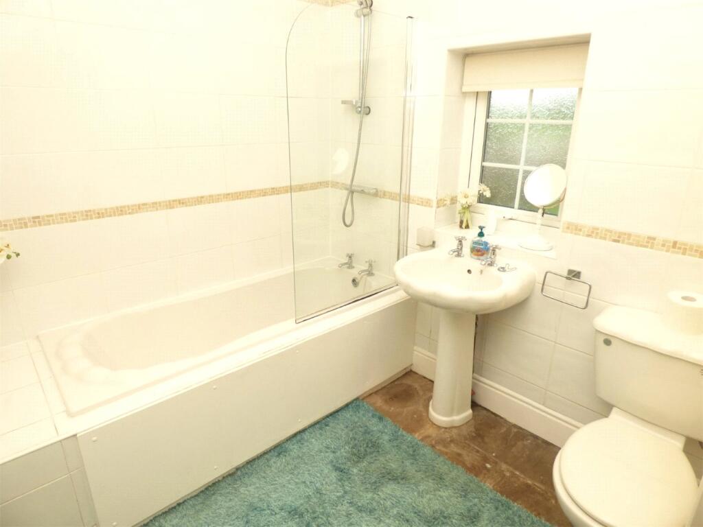 Ground Floor Bathroo