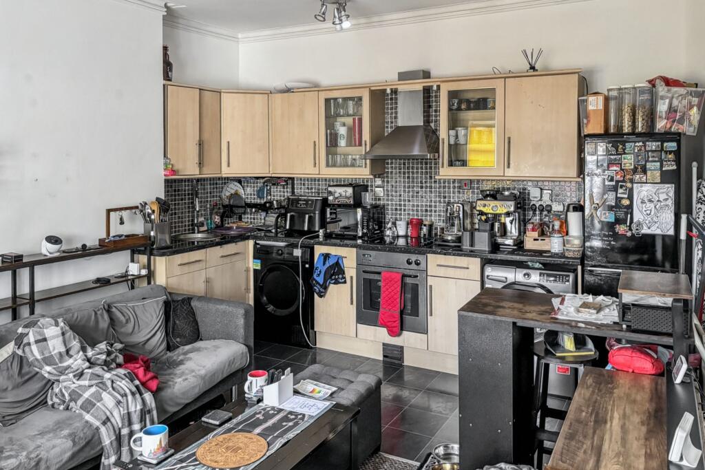 Flat 4, Canterbury Court, 44 Ailsa Road, Westcliff on Sea, SS0 8BL