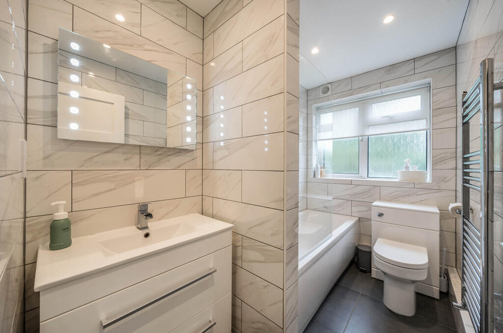 1299094-6-68357cd...