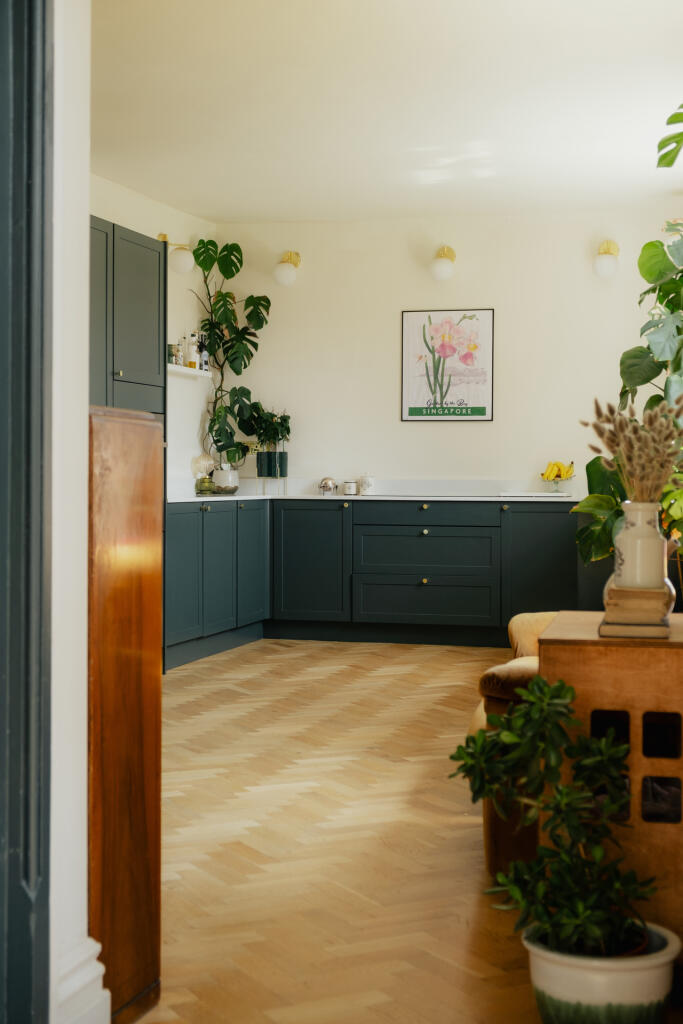 CROFT-ELPHINSTONE-HASTINGS-INTERIOR-HR-33*