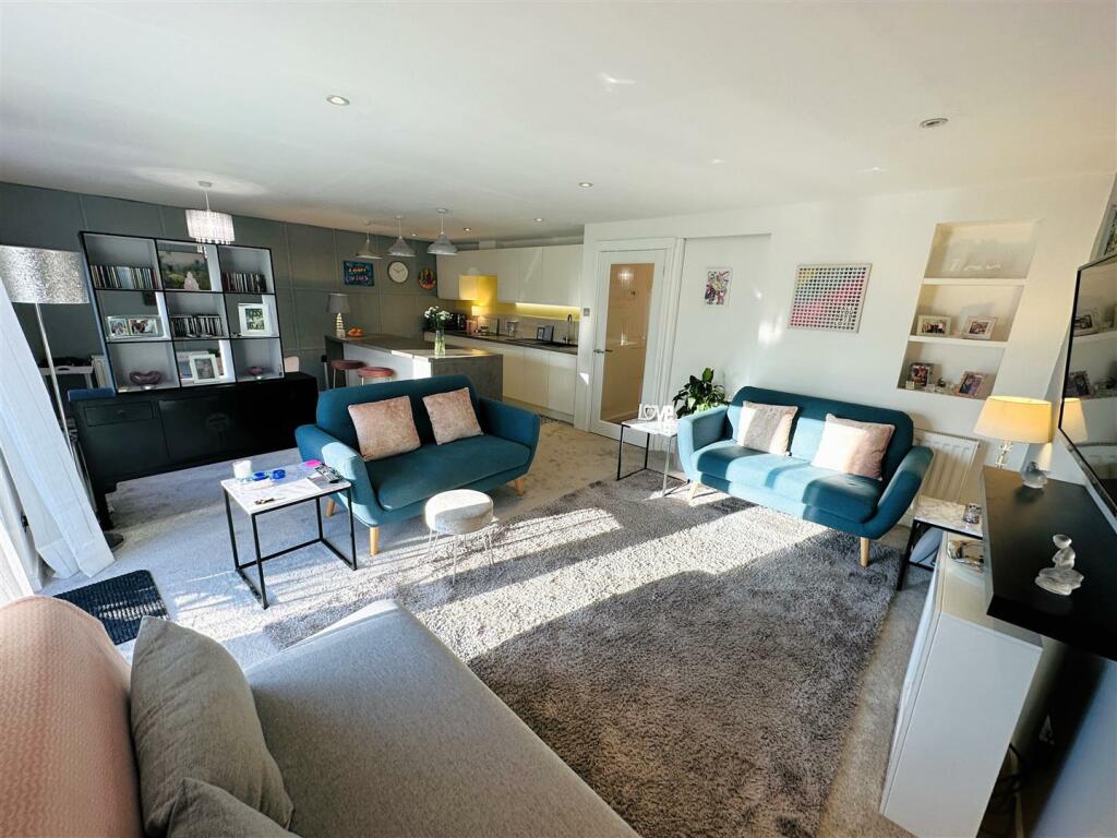Open Plan Kitchen Living Area