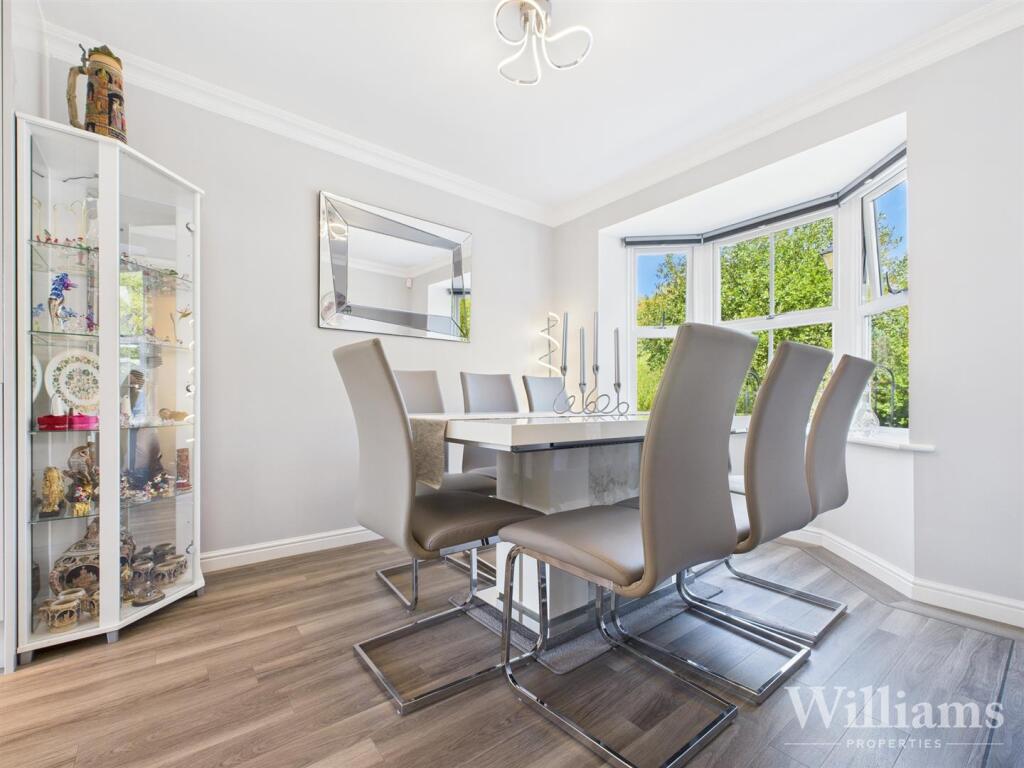 CAM04950G0-PR0124-STILL013 - Copy - Copy.jpg