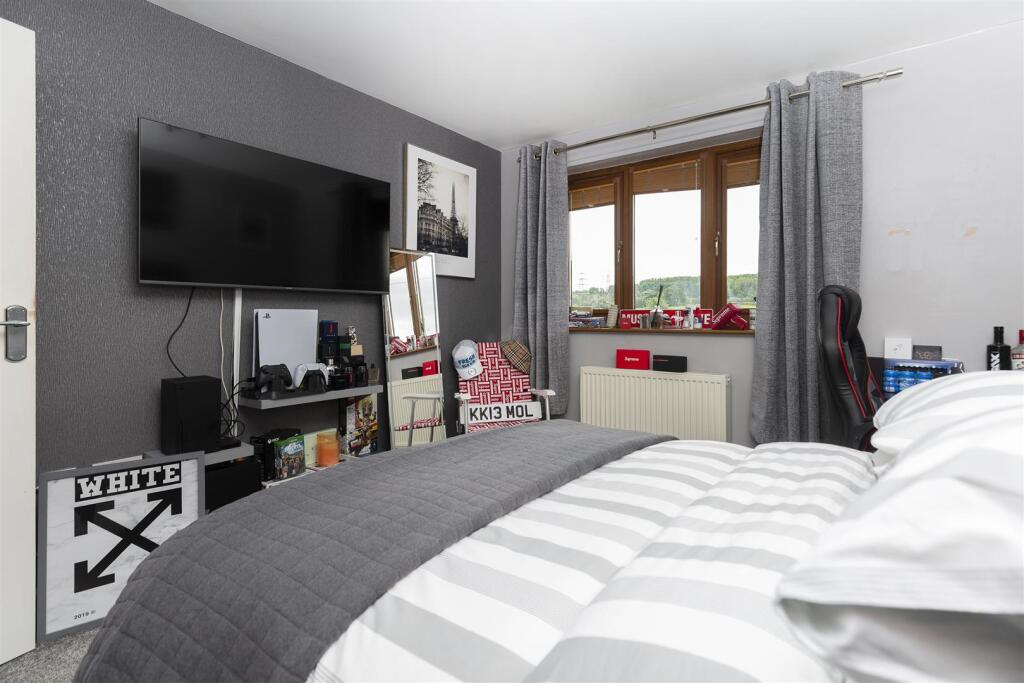 Bramleys Estate Agents - Dewsbury Road - Elland (3