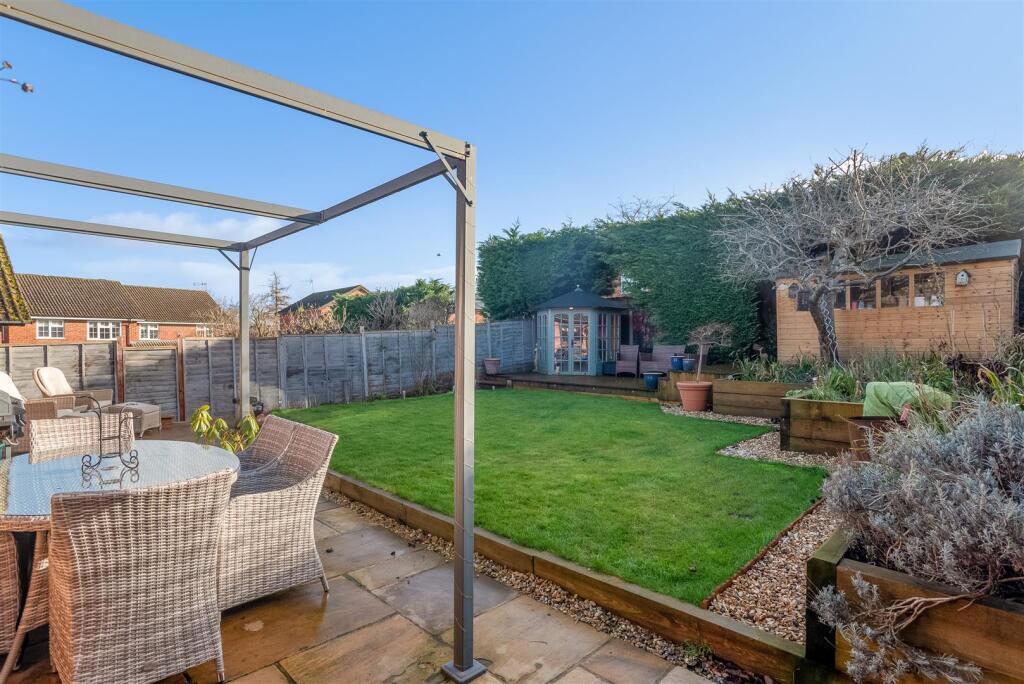 14 Bosley Close-10.jpg