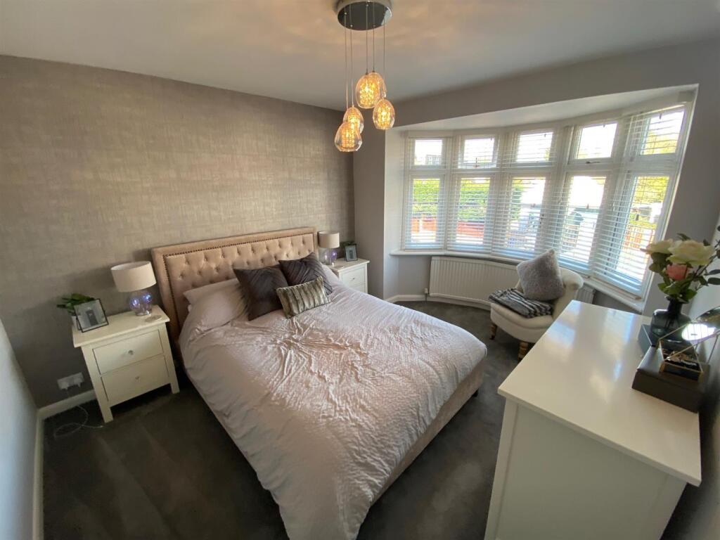 bed 1.jpg